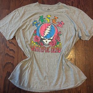 Grateful Dead Gray T-Shirt with Vibrant Design